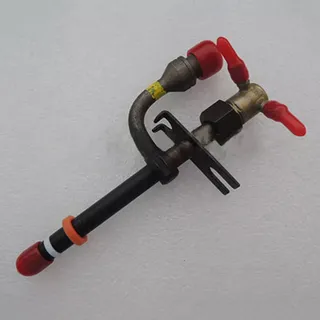 Fuel Injector 27127 1737153001 17371-53001 for Kubota Engine VT1512-IT-DI
