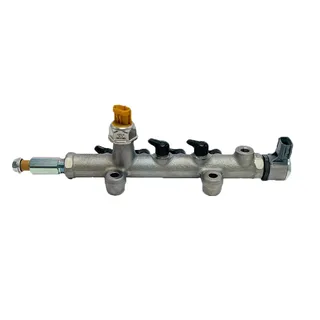Fuel Common Rail Assembly 1J574-50600 for Kubota Tractor M108SDS M108SH M110XDTC M135XDTC M8560HD M9960HD Loader SVL90-2 SVL90-2C
