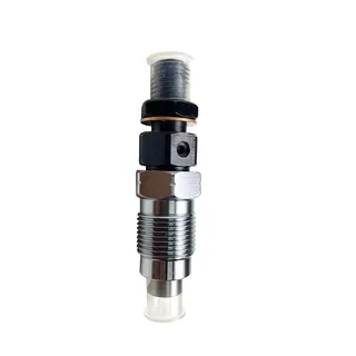 Fuel Injector 15841-53001 15841-53000 for Kubota Engine D600 D640 V800 V1200