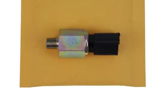 Oil Pressure Sensor 185246240 for Perkins Engine 403D-15 402D-22 403C-15 404C-22