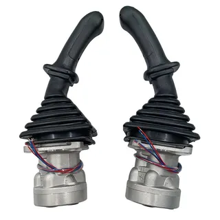 Remote Control Valve K1000556G K1000555G for Komatsu Doosan Excavator DX340LC DX300LC DX255LC DX225NLC DX210W DX190W DX180LC DX140W