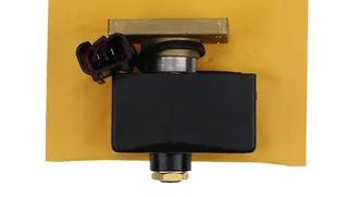 Solenoid Valve 417-15-15510 for Komatsu Loader WA100 WA120 WA150 WA180 WA70 WR11