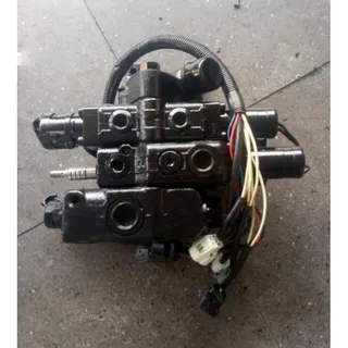 Valve 67610-36621-71 for Toyota Forklift 8FD30 30-8FG30 32-8FG30 62-8FD30 62-8FDN30 FDZN30 FGZN30